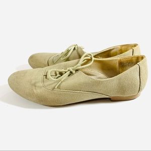 Madden Girl Olinda Flat Lace Up Shoes Taupe 6.5